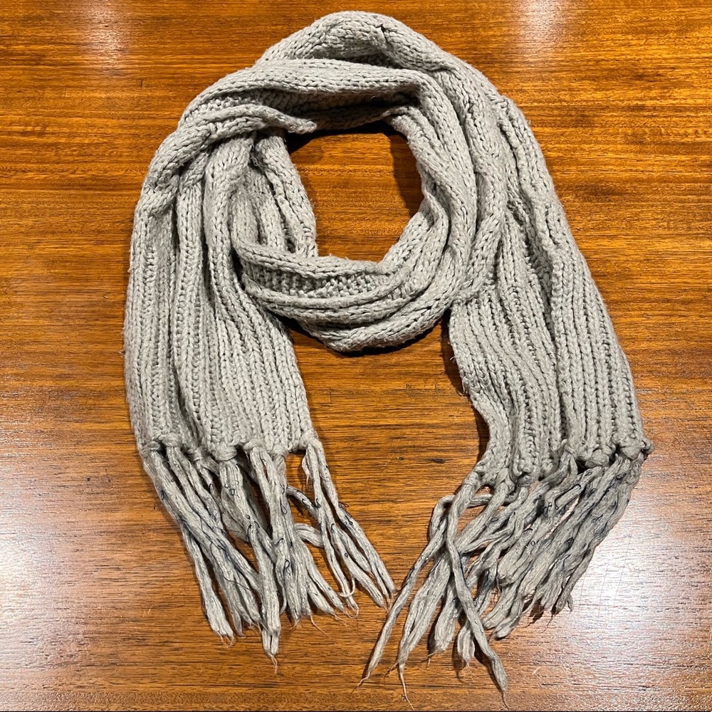 Grey Cable-knit Chunky Scarf